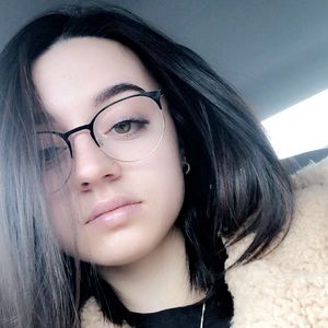 Meet your Posher, Lynzee